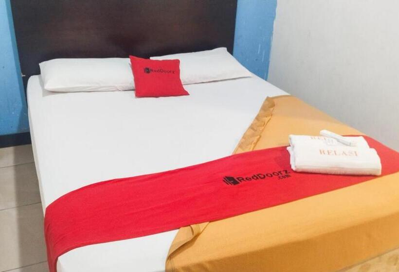 豪华房间, Reddoorz Near Living Plaza Palembang
