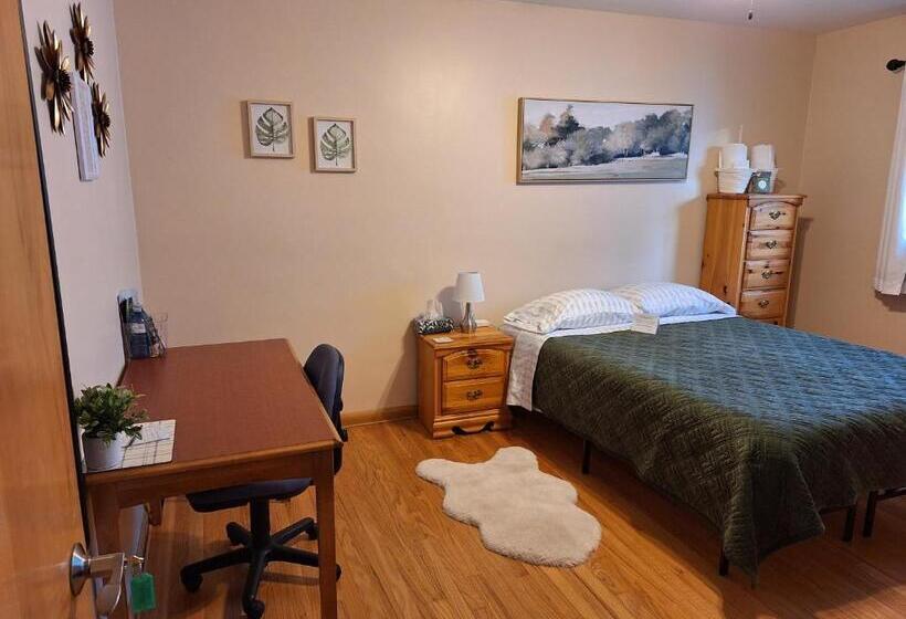 Номер Стандарт Совместная Ванная, The Resurgo Room   5 Min Walk To Moncton Hospital
