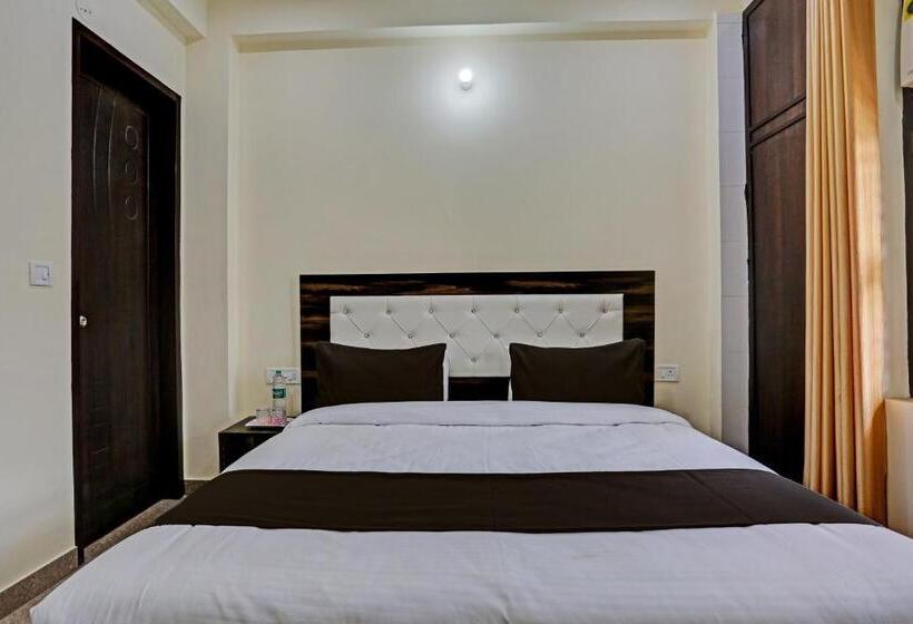 Quarto Triplo Clássico, Collection O Hotel Rao Estate