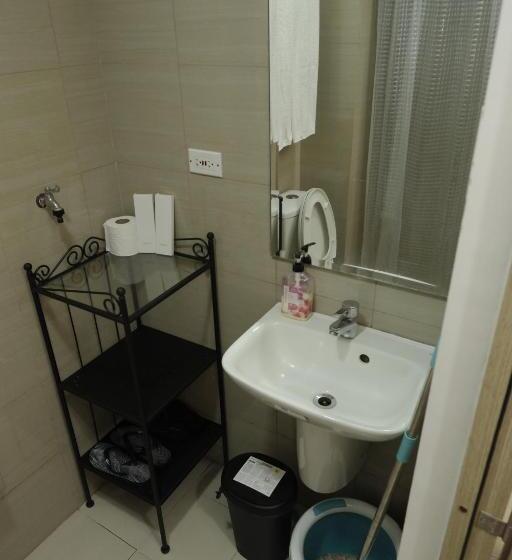 バルコニー付きデラックスルーム, Shore Residences Moa Dynastel Staycation