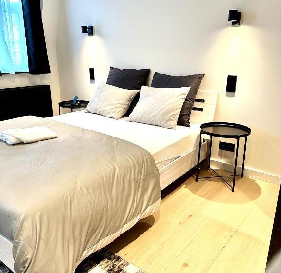 اتاق استاندارد چهار تخته, Cozy Bed And Breakfast At European Commision