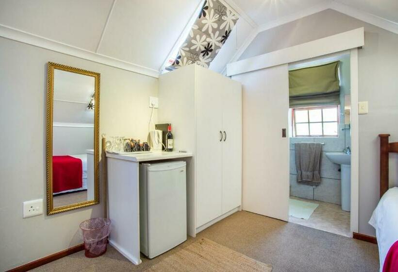 Номер Стандарт Трехместный, 88 Baron Van Reede Guesthouse