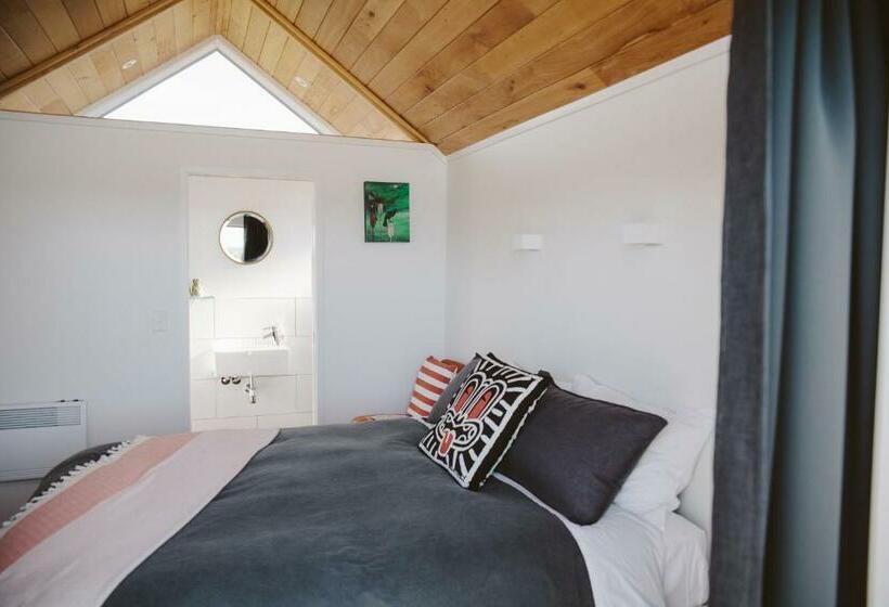 Номер Стандарт, Appleby House & Rabbit Island Huts