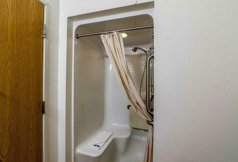 חדר סטנדרט לארבעה, Motel 6 Kearney, Ne