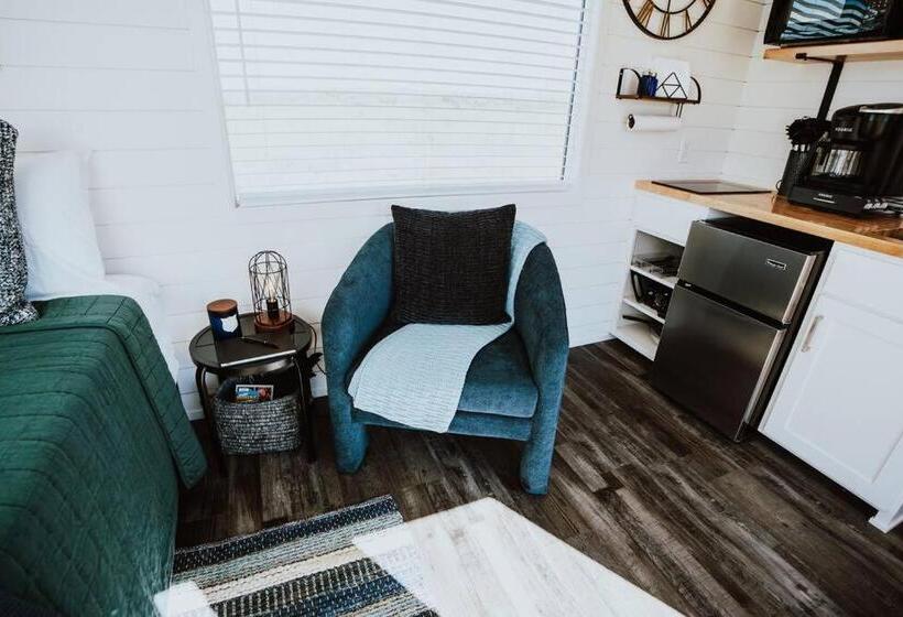 חדר סטודיו סטנדרד, New Starry Night Shipping Container Home