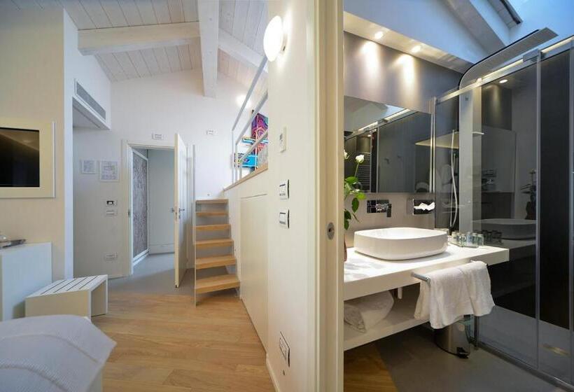 Люкс Повышенной Комфортности, Eleìra Luxury Accomodations
