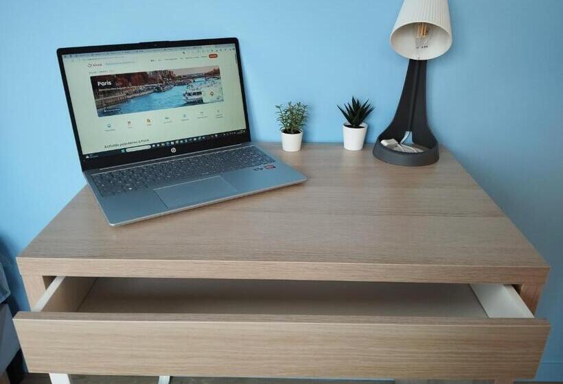 Номер Стандарт с Балконом, Le Beau Refuge Parisien De Cergy   Parisian Modern Flat At Cergy