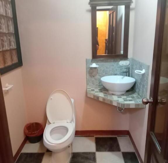 اتاق لوکس, Vihara   Hostel