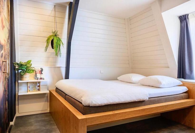 غرفة قياسية ثلاثية, Bunk Hostel Utrecht