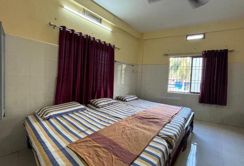 经济型三人房间, Chinmayi Tourist Home   Opposite To Temple Only 50 M