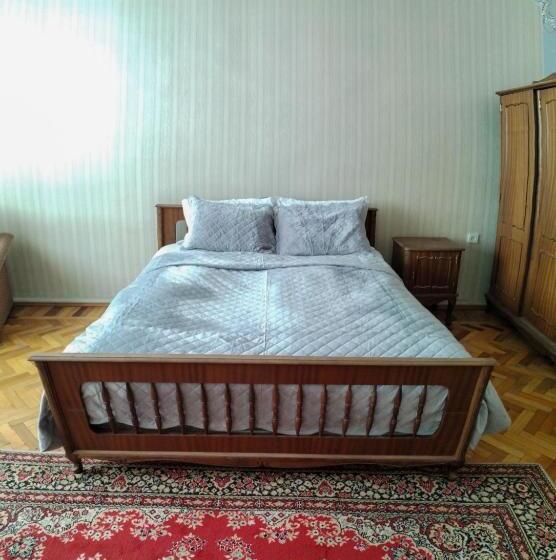 Семейный Номер, Airport To Echmiadzin Guest House