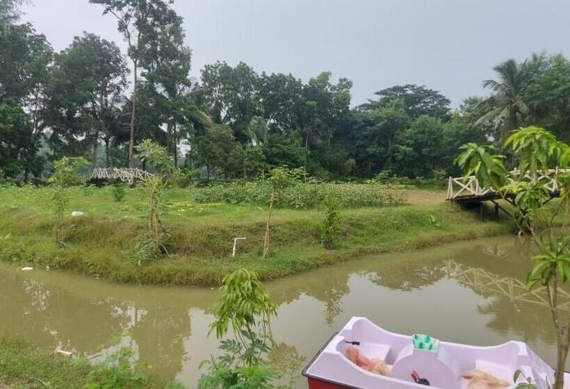 Полулюкс Вид на Сад, Damodar River Retreat, Uluberia