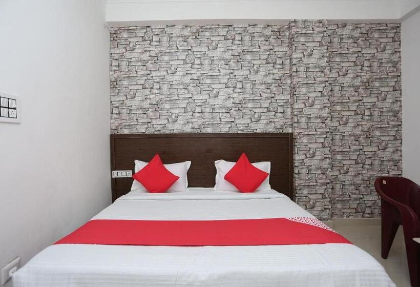 트리플 클래식 룸, Oyo Hotel Vandana