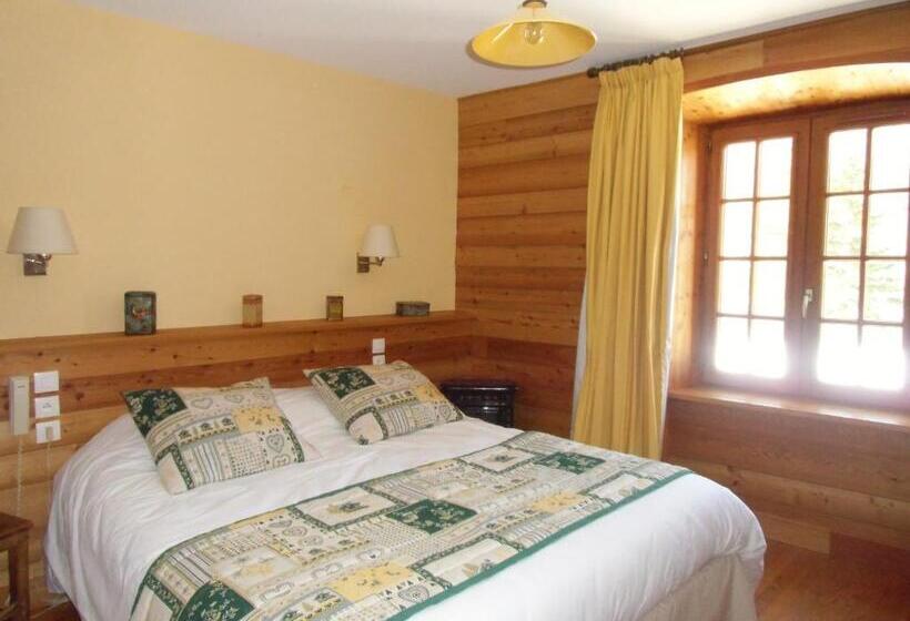 Номер Стандарт Вид на Горы, Auberge Aux 3 Frenes