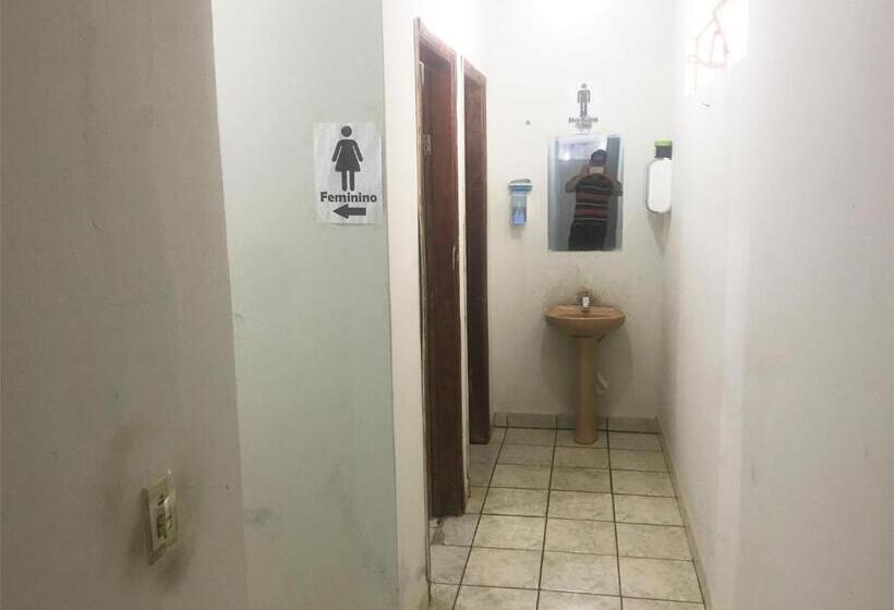 הכלכלה חדר לארבעה עם מקלחת משותפת, Atlantic Hotel   Campo Grande