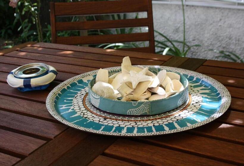 کلبه ییلاقی, Blue B&b