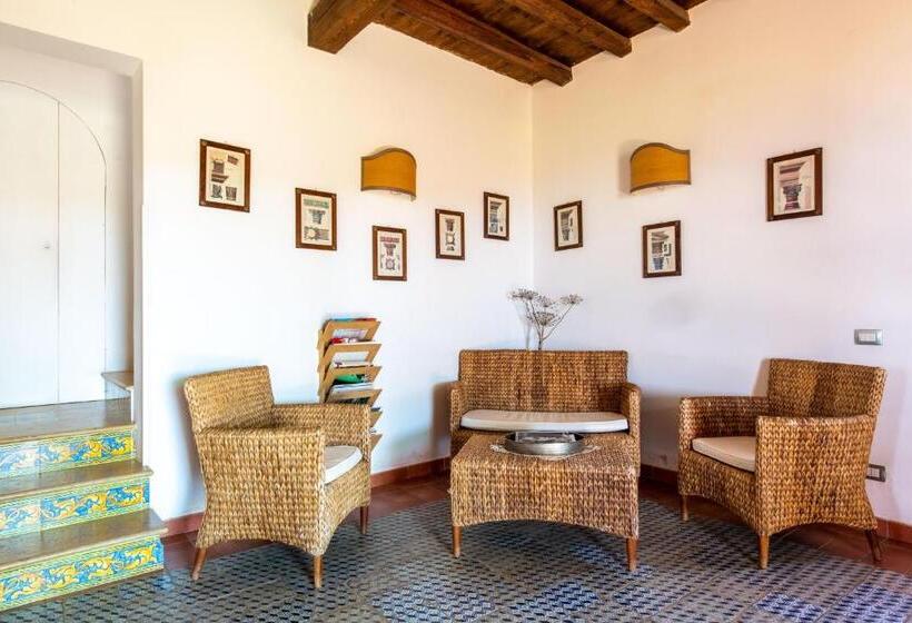 اتاق استاندارد با بالکن, Maragani Beach Rooms & Breakfast