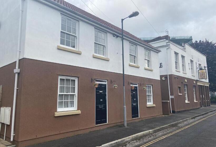 스탠다드 트리플 룸, Ashton Gate Mews