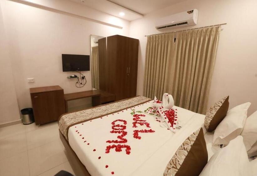 Президентский Люкс, Chandanvan Club & Resort