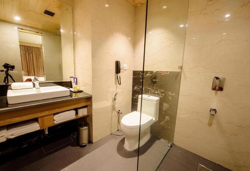 غرفة قياسية ذات إطلالة, Naturevilas Sarovar Portico   Centrally Heated