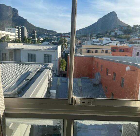 Family Suite, M & B Backpackers