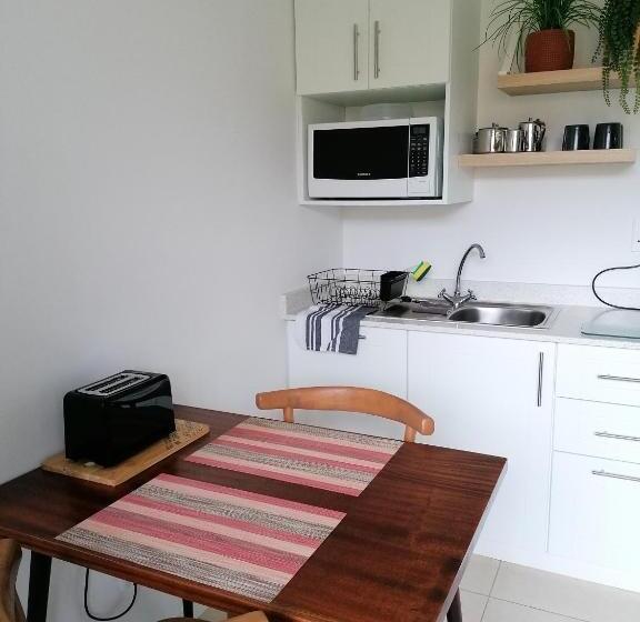 Люкс, Fair Haven Guest Suite Self Catering