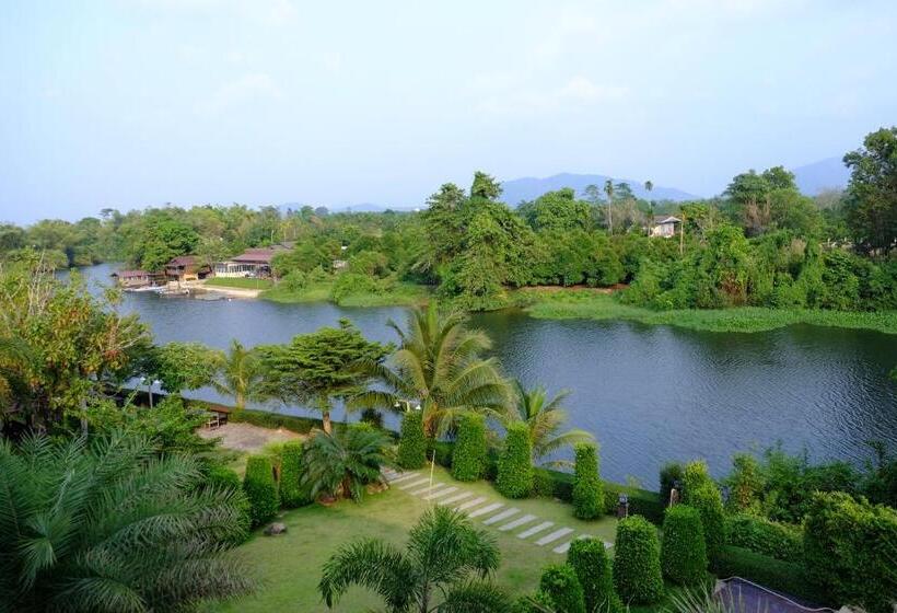 Номер Стандарт с Балконом, Evergreen Resort Chanthaburi