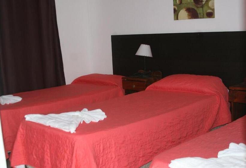 Quarto Triplo Estandar, Palmas Del Lago