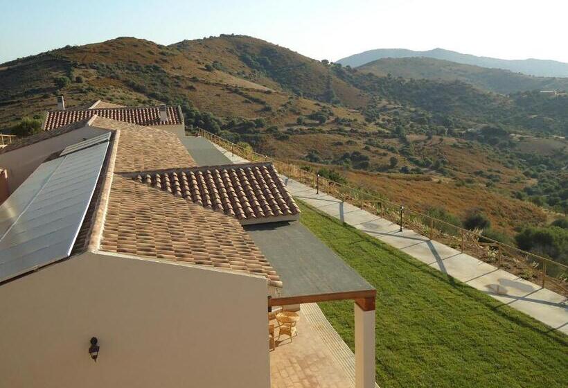 Четырехместный Номер Стандарт Вид на Море, Azienda Agrituristica La Janna Di La Faj