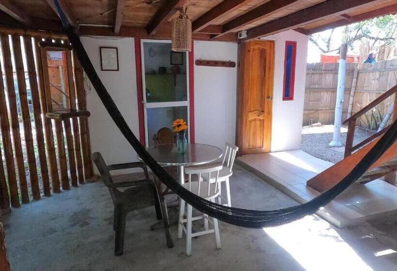 스탠다드 방갈로, La Gondola