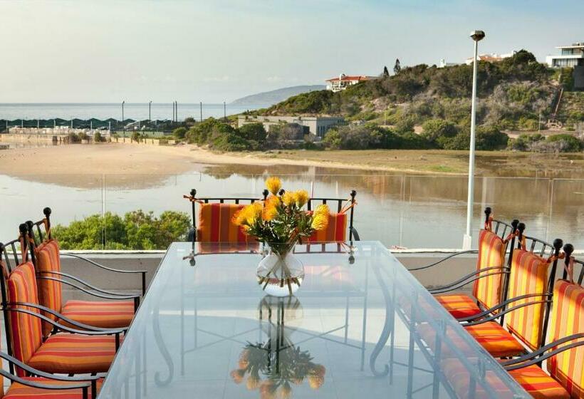 Апартаменты 3 Спальни Вид на Море, Plett Beachfront Accommodation