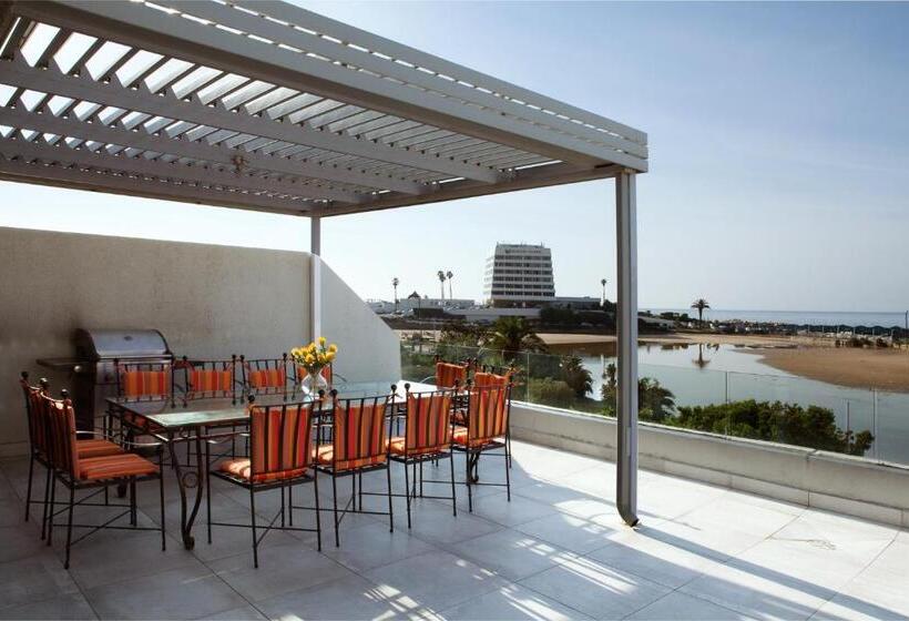 Апартаменты 3 Спальни Вид на Море, Plett Beachfront Accommodation