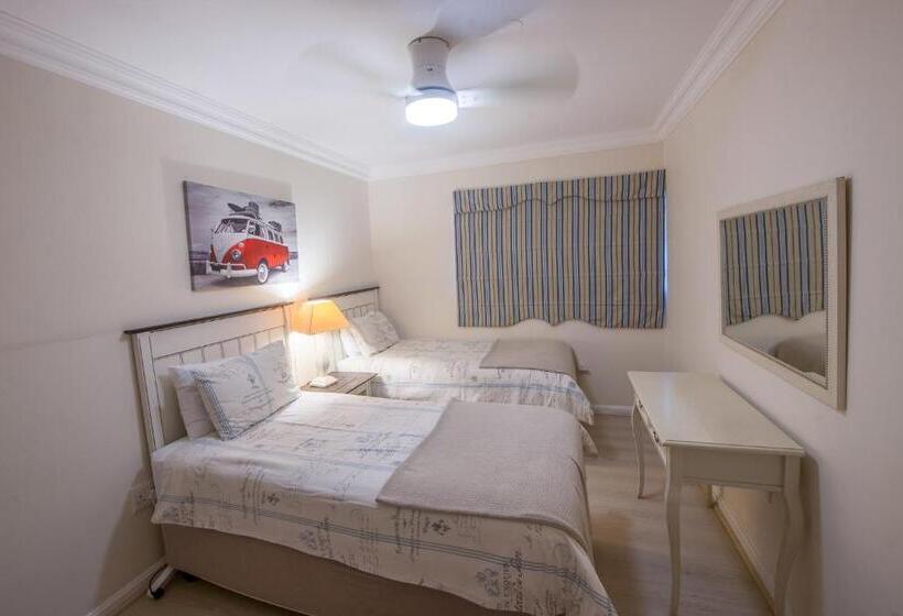 Апартаменты 3 Спальни Вид на Море, Plett Beachfront Accommodation