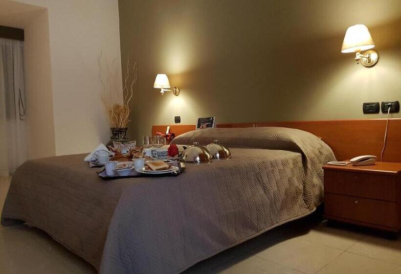 اتاق لوکس چهار تخته, Joy