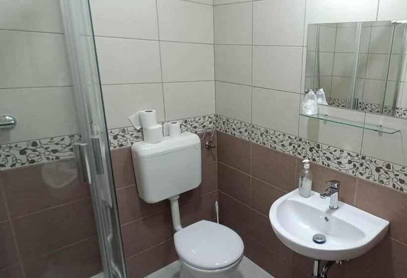 Quarto Economy, Unicornis