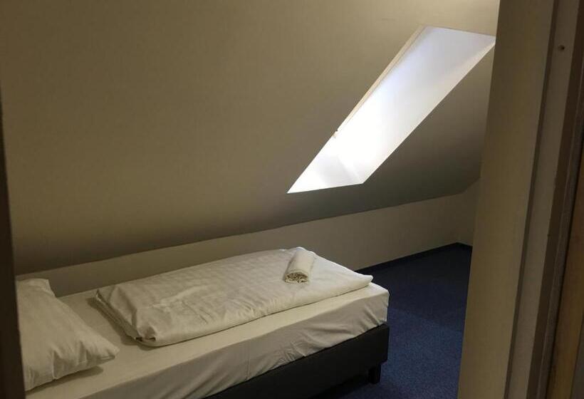 Family Suite, Unicornis