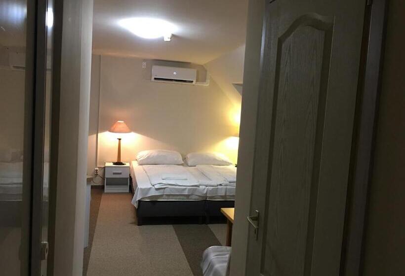 Family Suite, Unicornis