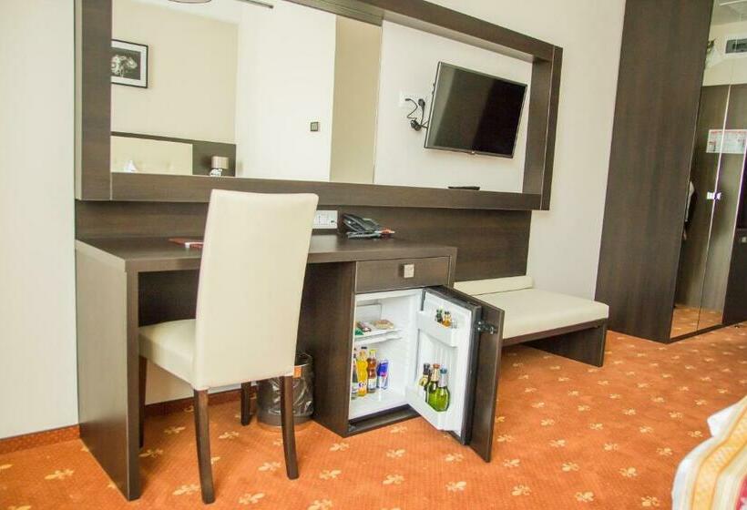 اتاق سوپریور با بالکن, Salis Hotel & Medical Spa