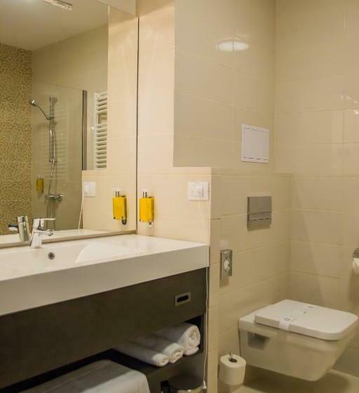 سوییت خانوادگی, Salis Hotel & Medical Spa