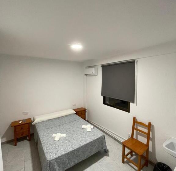 バス共有のスタンダードルーム, Hostal La Campiña