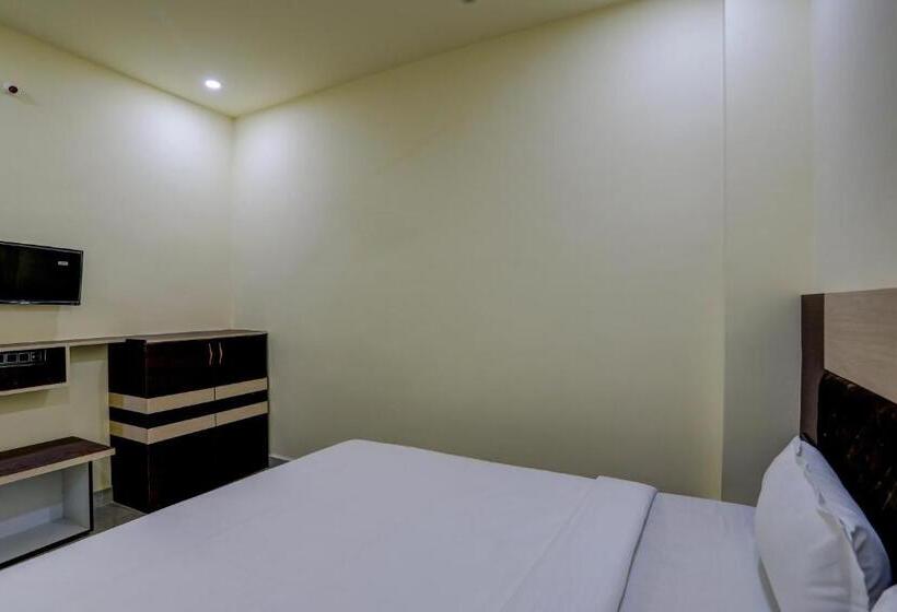 트리플 클래식 룸, Oyo Hotel Madhuram Residency