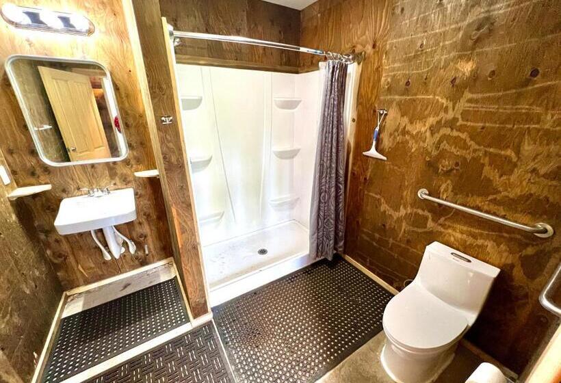Апартаменты 1 Спальня, Triple G’s Resort   Cabin 6