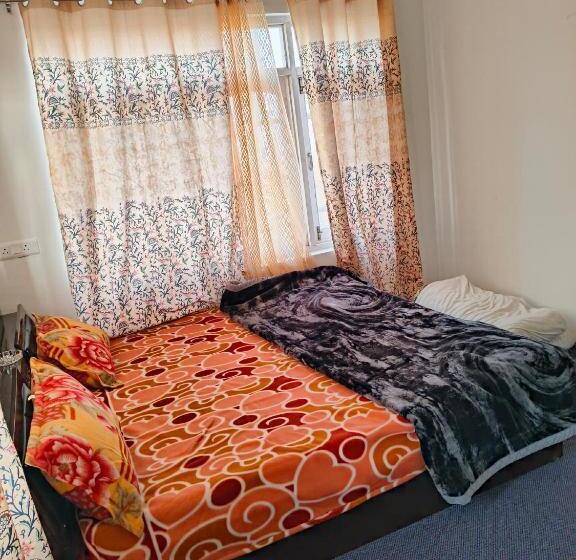 اتاق استاندارد با چشم‌انداز کوهستان, Magray Guest House