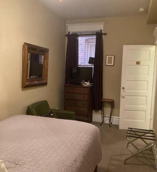 Standard Trippelrum, Private Room With Private Bath In B&b In Lakeview   2d
