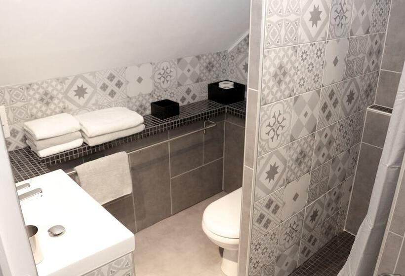 Семейный Номер, Le Petit Manoir De La Vernelle