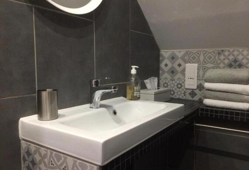 Семейный Номер, Le Petit Manoir De La Vernelle