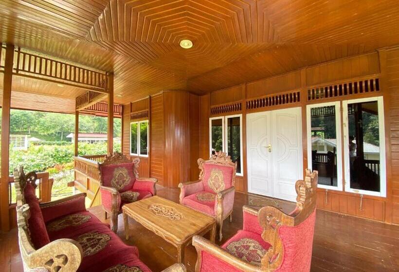 패밀리 룸 산 전망, Super Wonderful 5 Bedrooms With Bathroom Villa Marion Tomohon