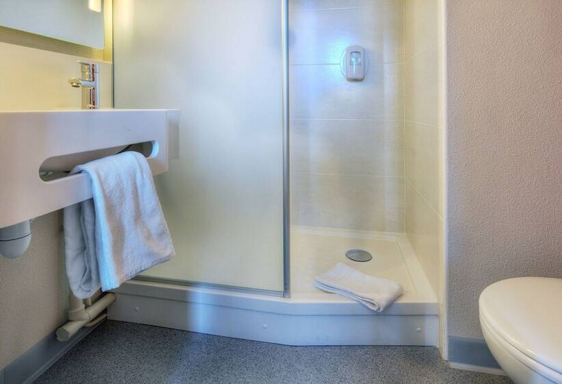 Четырехместный Номер Стандарт, B&b Hotel Marseille Les Ports