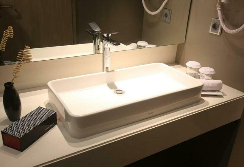 디럭스 룸, Fox Hotel Pekanbaru