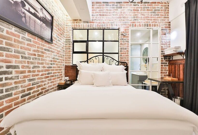 Люкс, February Hotel Hwanggeum